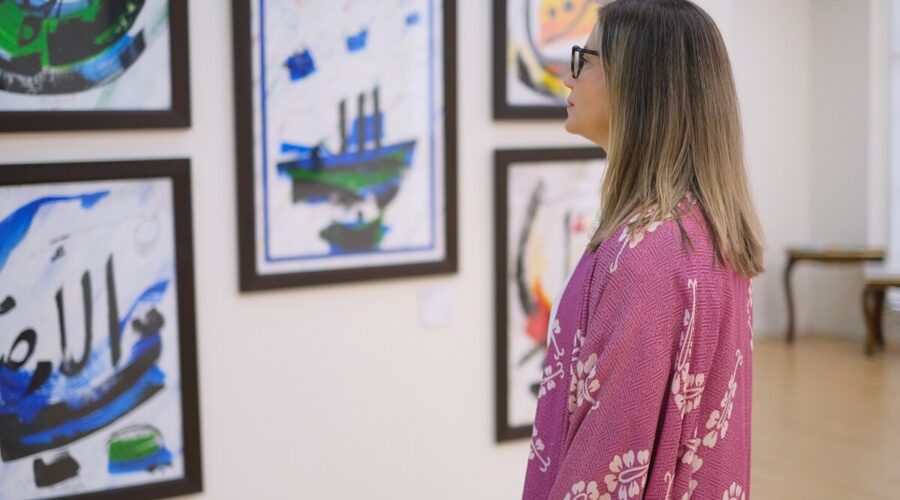 One Hundred Years of Arab Art at Kutubna Cultural Center, Dubai, pic credit : Zumrad Normatova